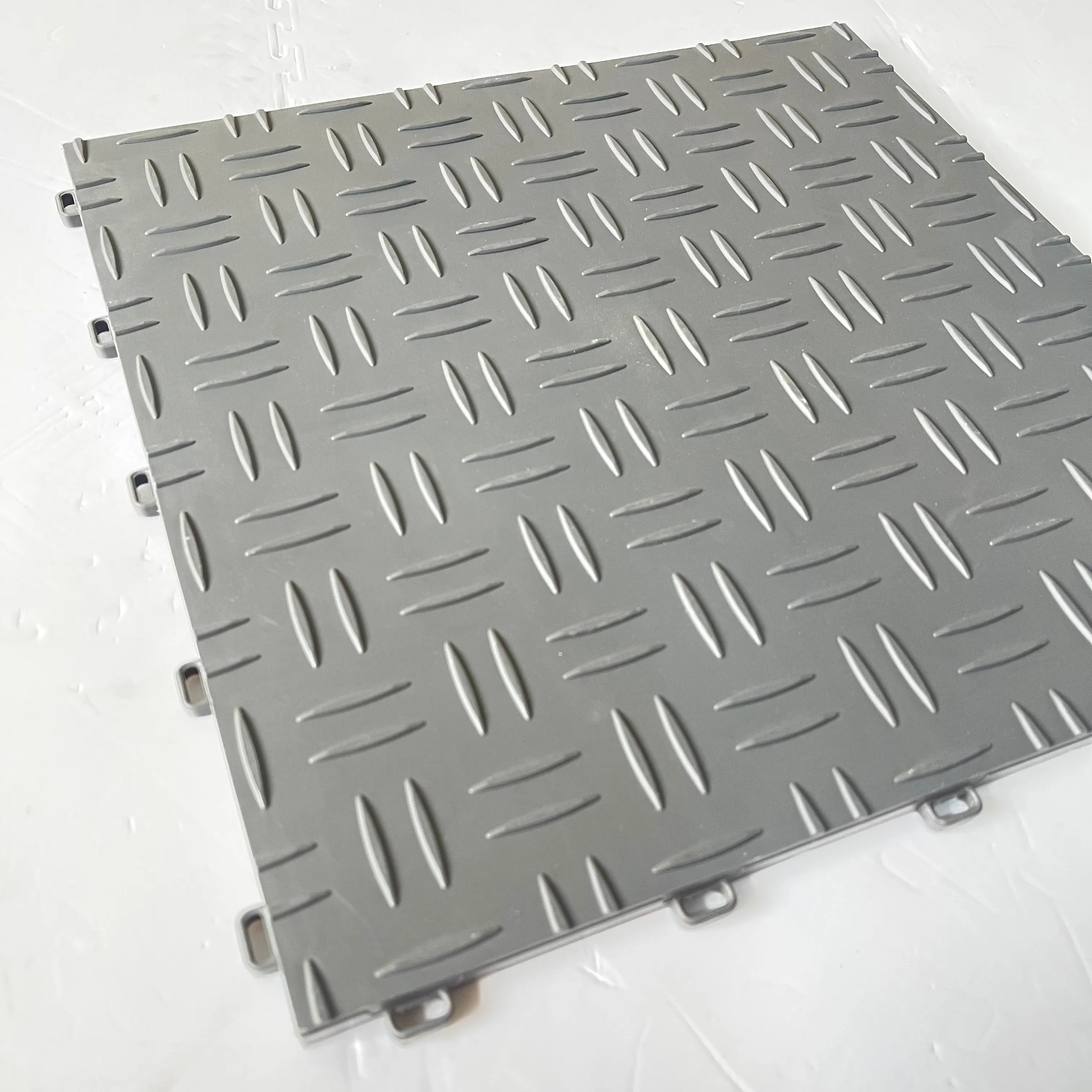 Diamond PVC interlocking plastic Garage Flooring,outdoor interlocking floor tiles for garage floor