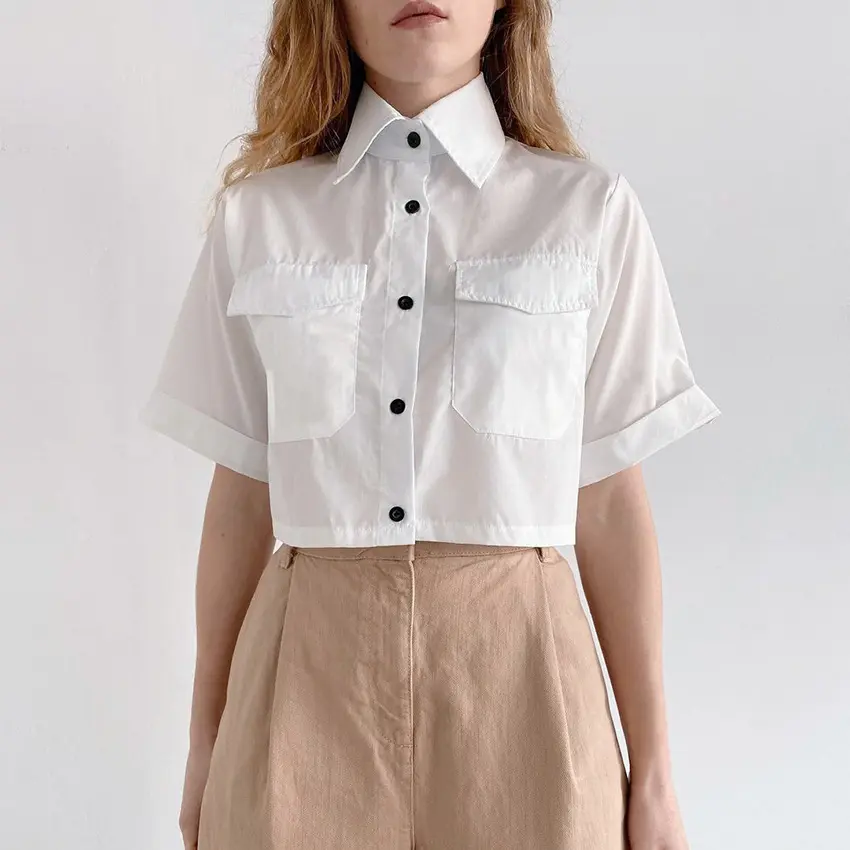 Camiseta holgada con solapa blanca para mujer, top de manga corta a la moda con temperamento de niche para el trabajo, nuevo estilo de verano