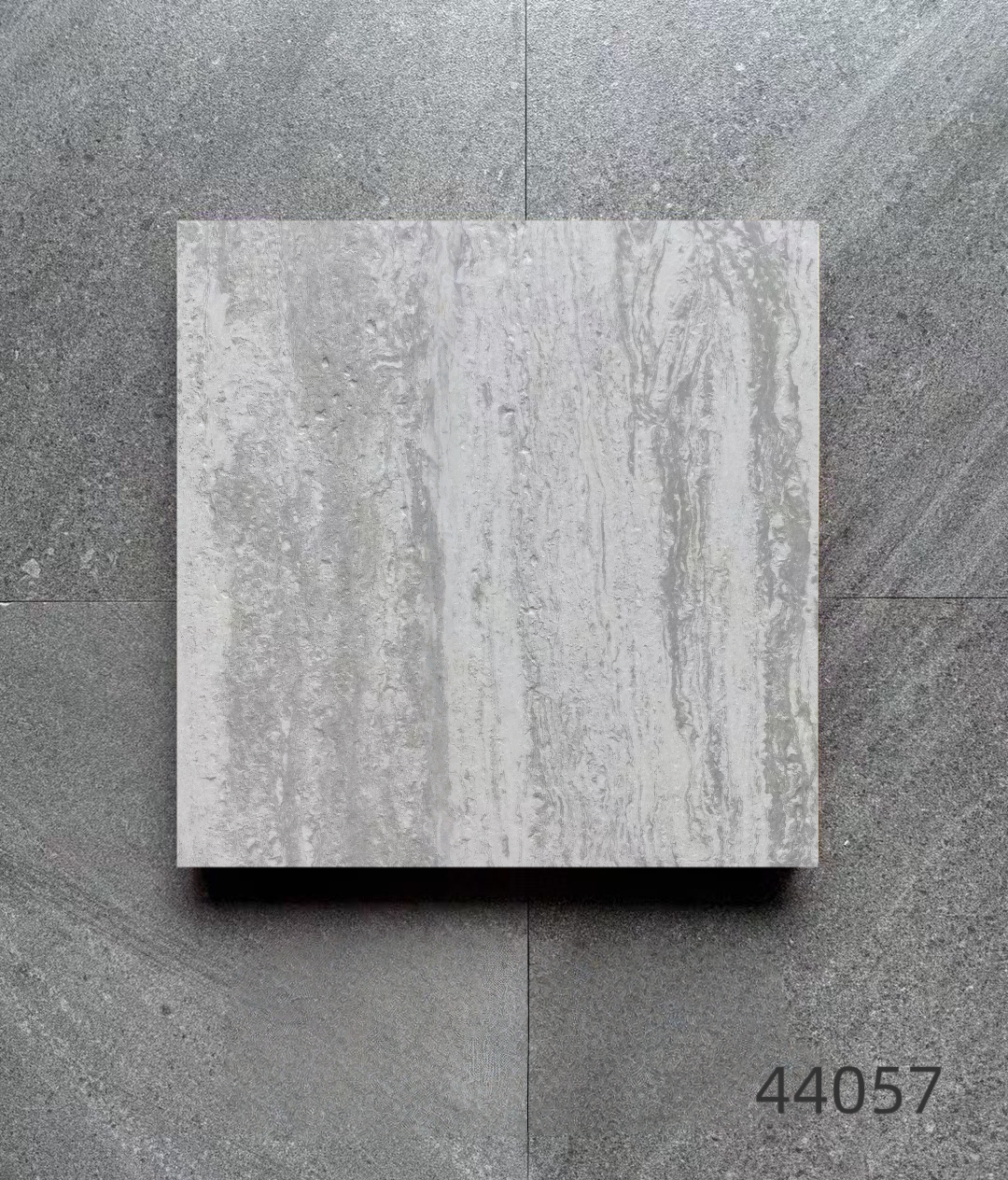 Gris moyen