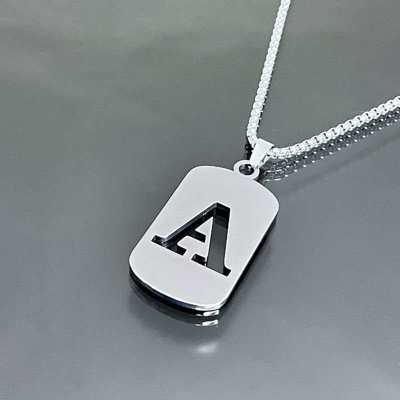Collana con lettera A