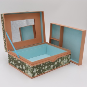 优质化妆品礼品盒书形纸板翻盖礼品盒带镜子和托盘 - Product Image 3
