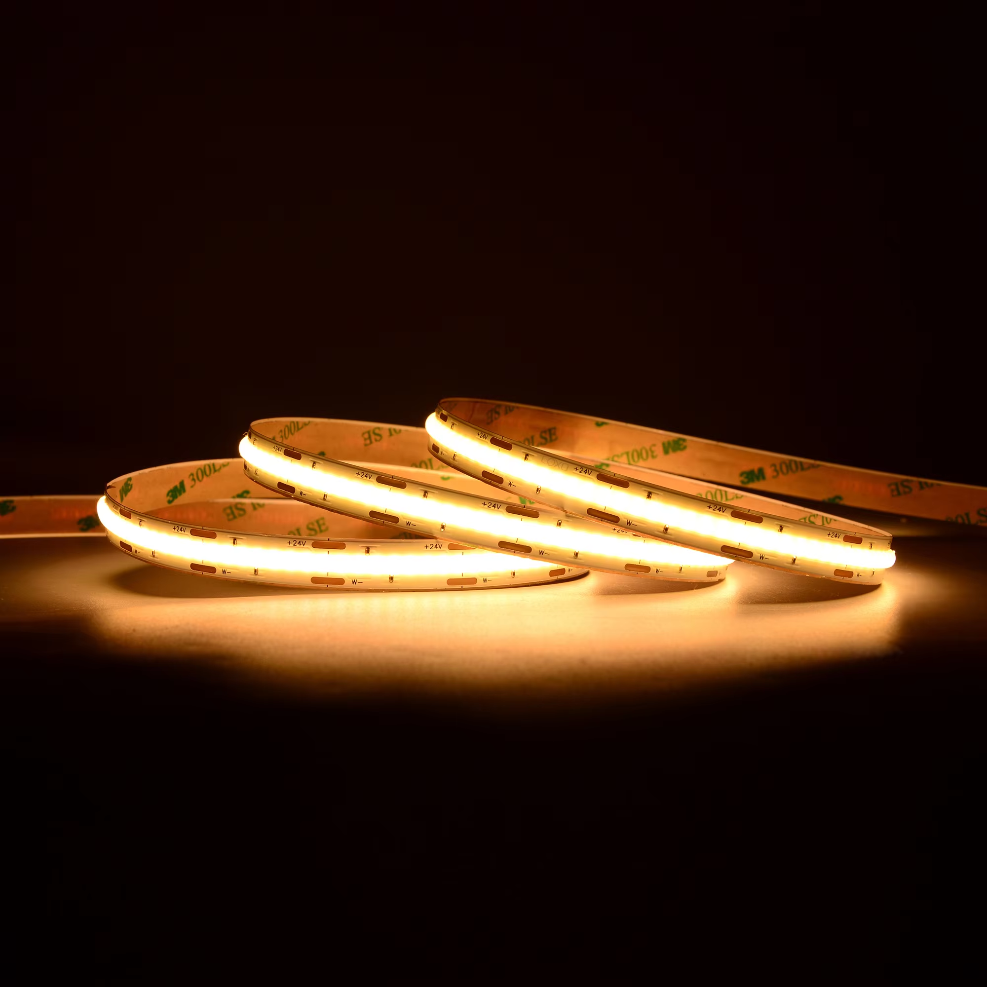 สีขาวอบอุ่น