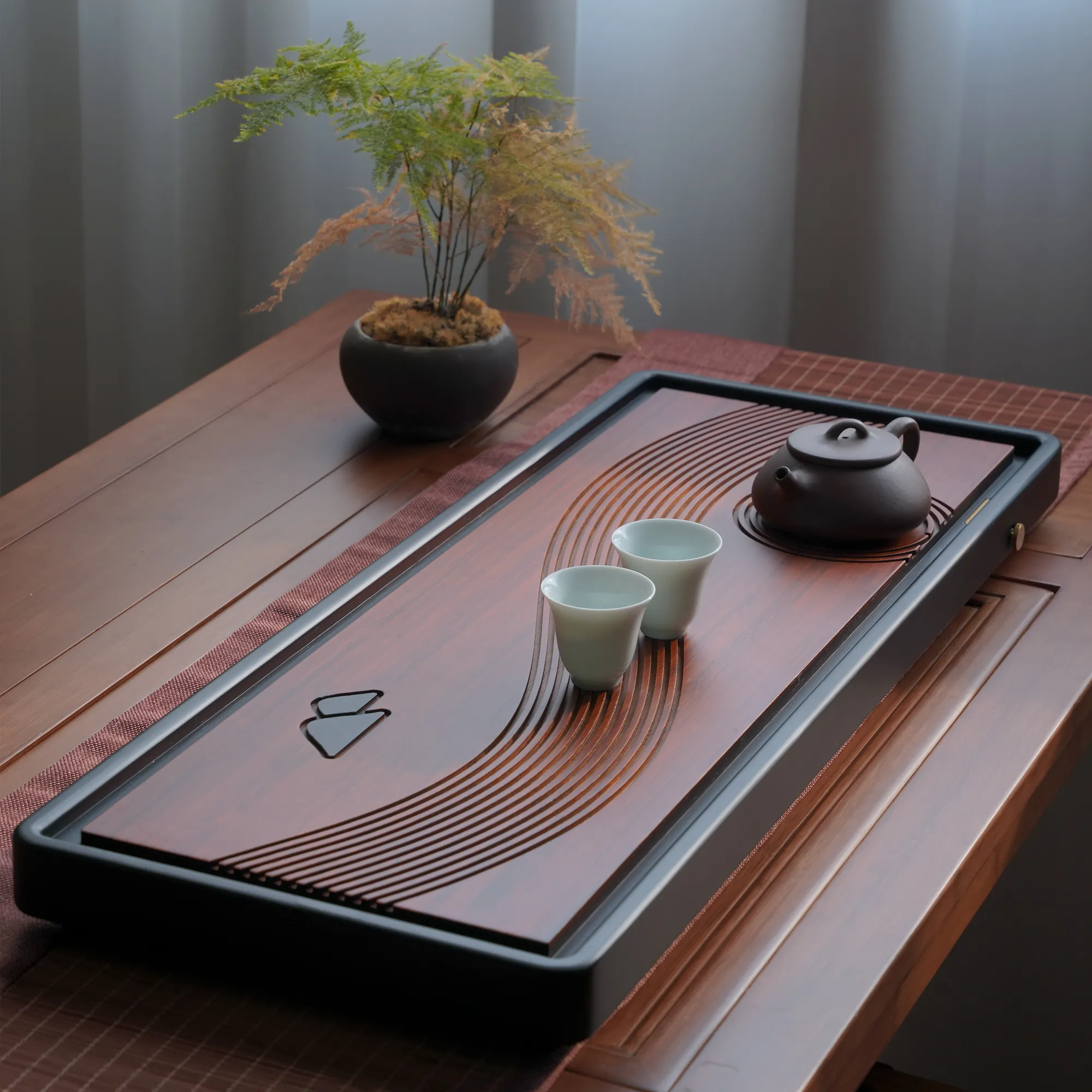 Plateau à thé chinois Gongfu en bambou Boîte de table avec stockage d'eau pour plateau à thé Kung fu