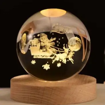 Lampe de table à LED Gravure laser 3D Bonhomme de neige Boule de cristal de Noël avec socle en bois clair pour décorations de fête de Noël