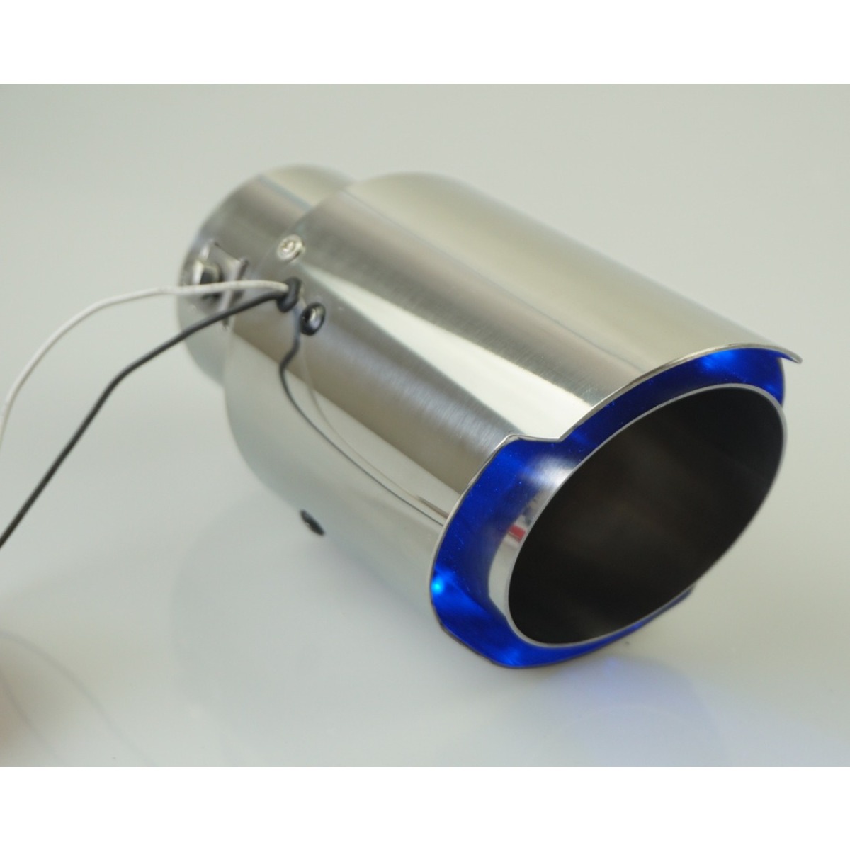 Lampe bleue argentée à bord droit