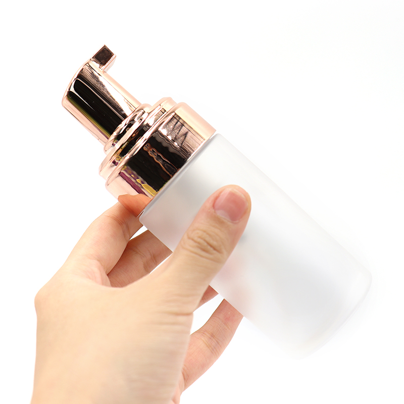 Tête de pompe électrolytique pour bouteille blanche