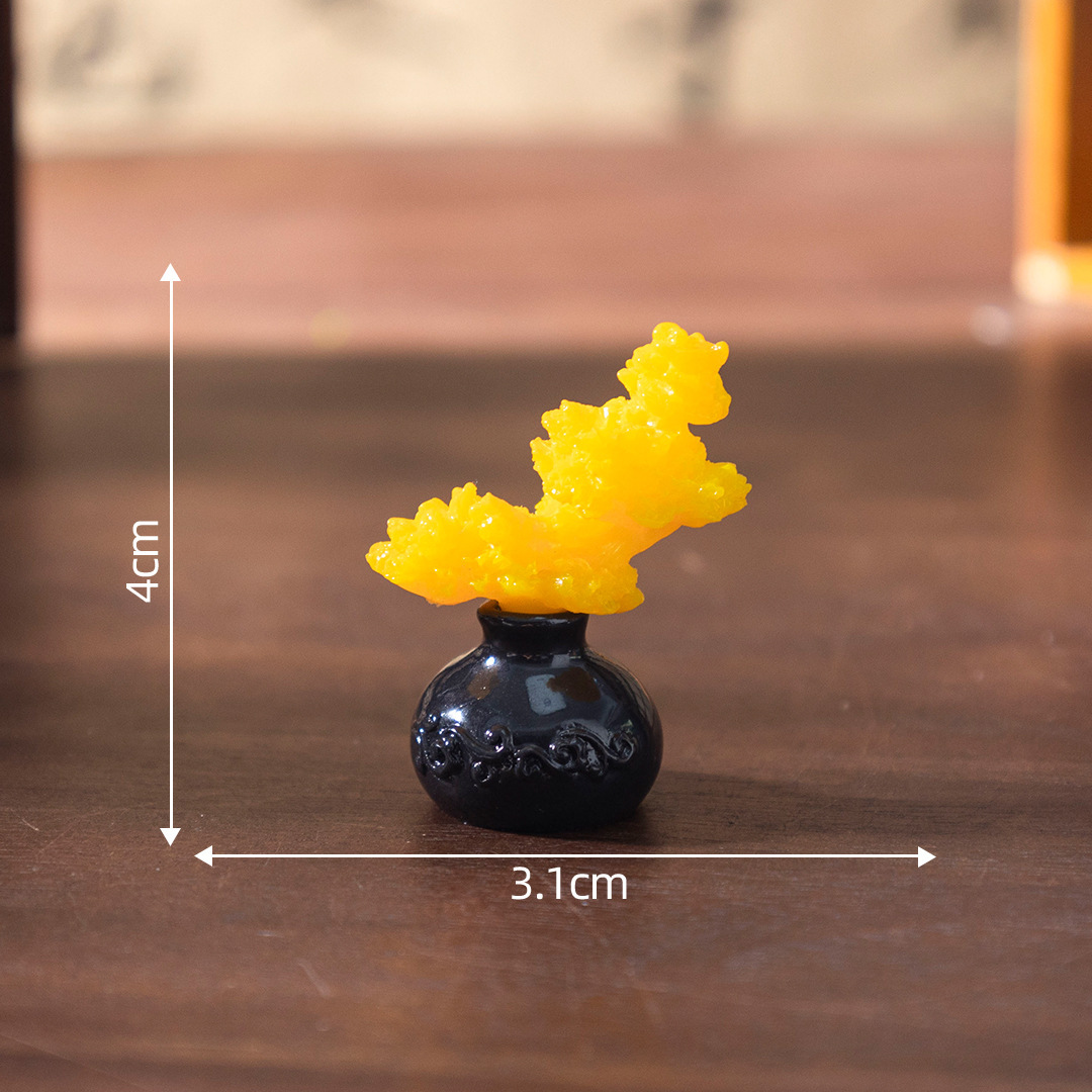 16 piccoli pendenti dorati a forma di albero colorati
