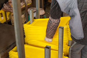 الأكثر مبيعاً لوحة لافتة مخصصة على شكل تحذير من "الأرضيات الرطبة" بلاستيكية صفراء قابلة للطي علامة السلامة المرورية - Product Image 5