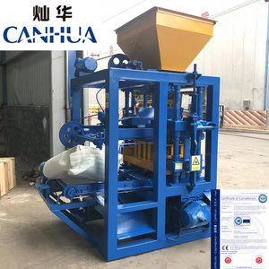 QT4-24 macchine per la fabbricazione di mattoni Semi automatiche per lo stampaggio di mattoni di cemento multifunzionale macchina per la produzione di blocchi motore 2000 Lt - Product Image 4