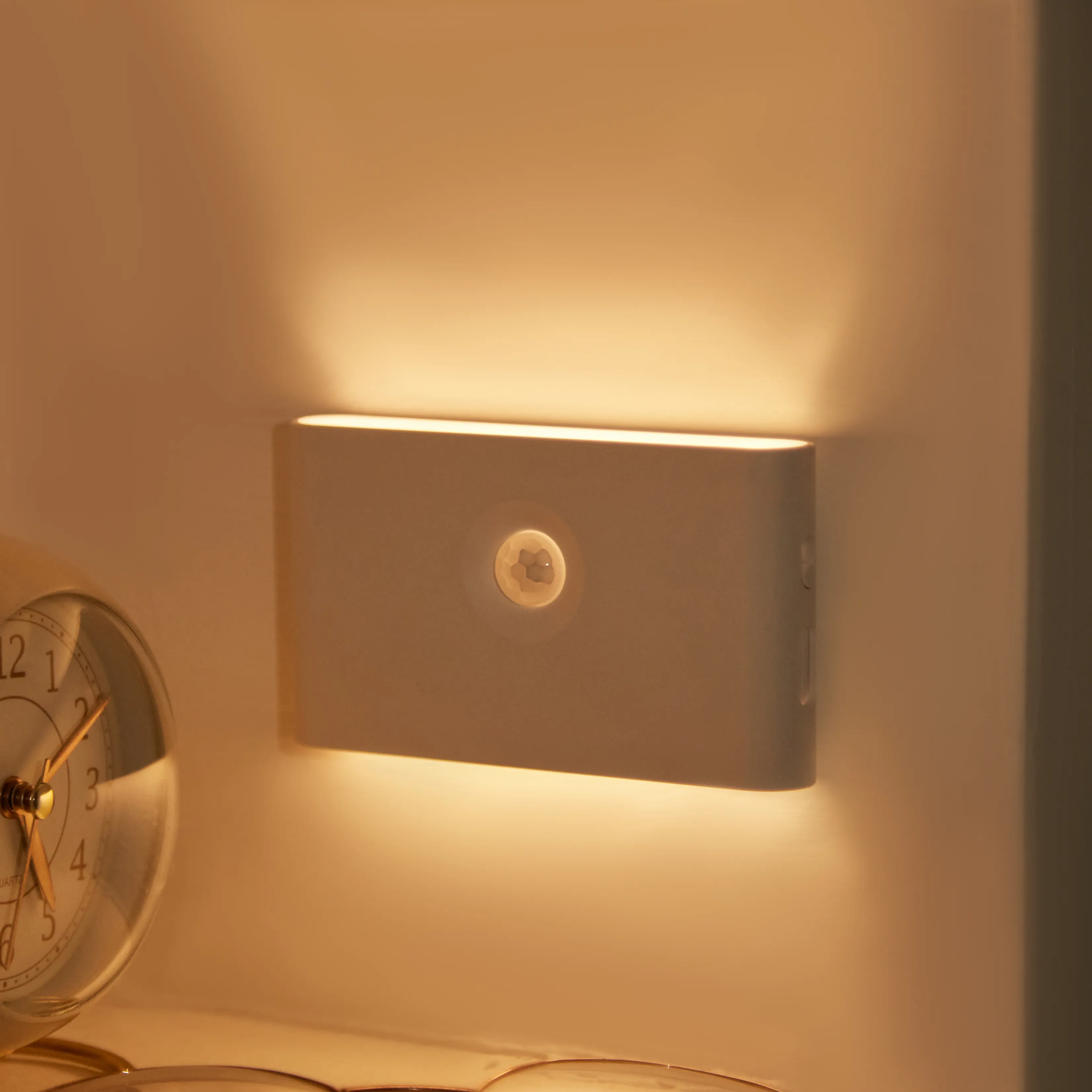 Idea di Shenzhen calda luce PIR sensore di movimento lampada da notte installazione magnetica luce Smart da parete camera da letto luce notturna del bagno del corridoio