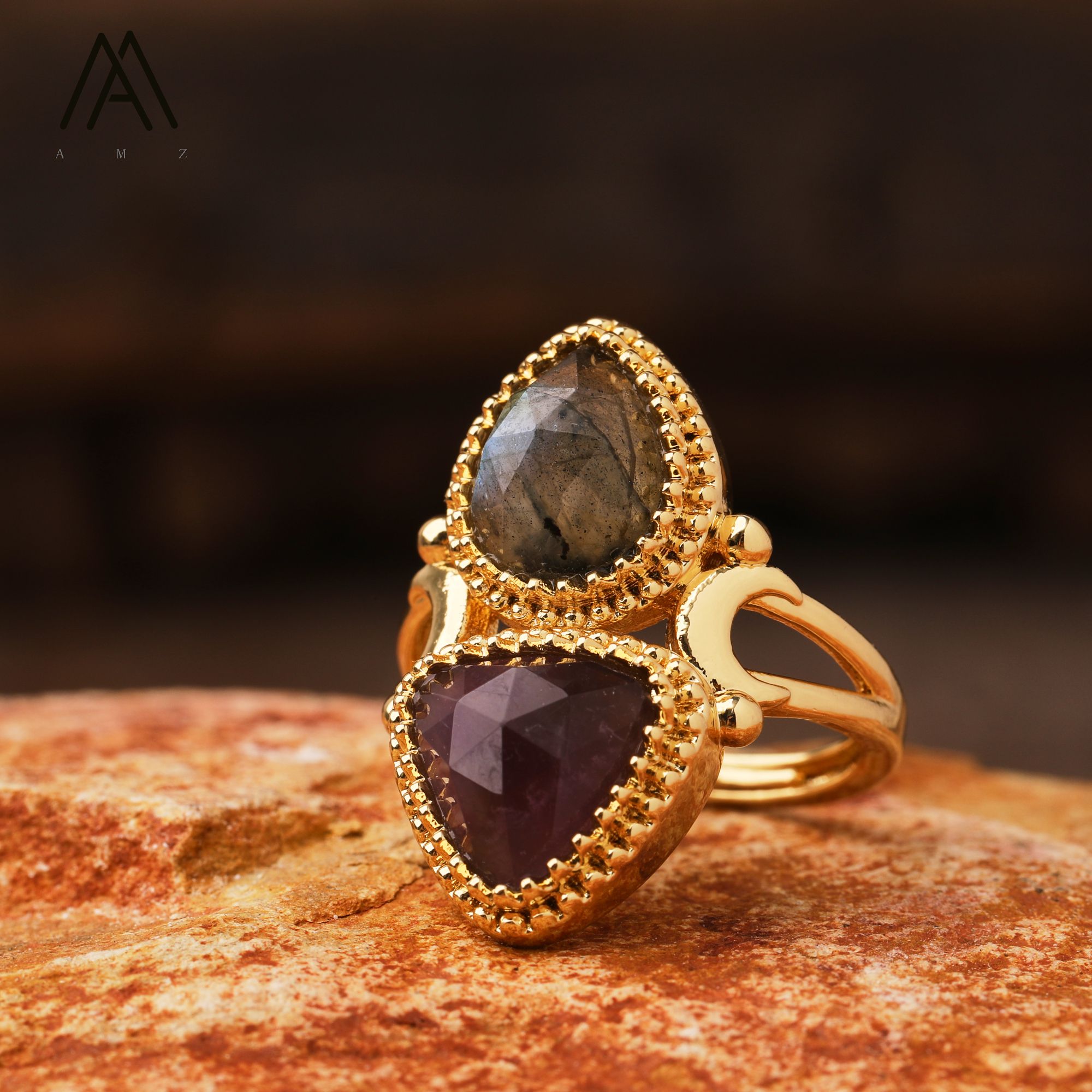 Anillo de Oro con Labradorita