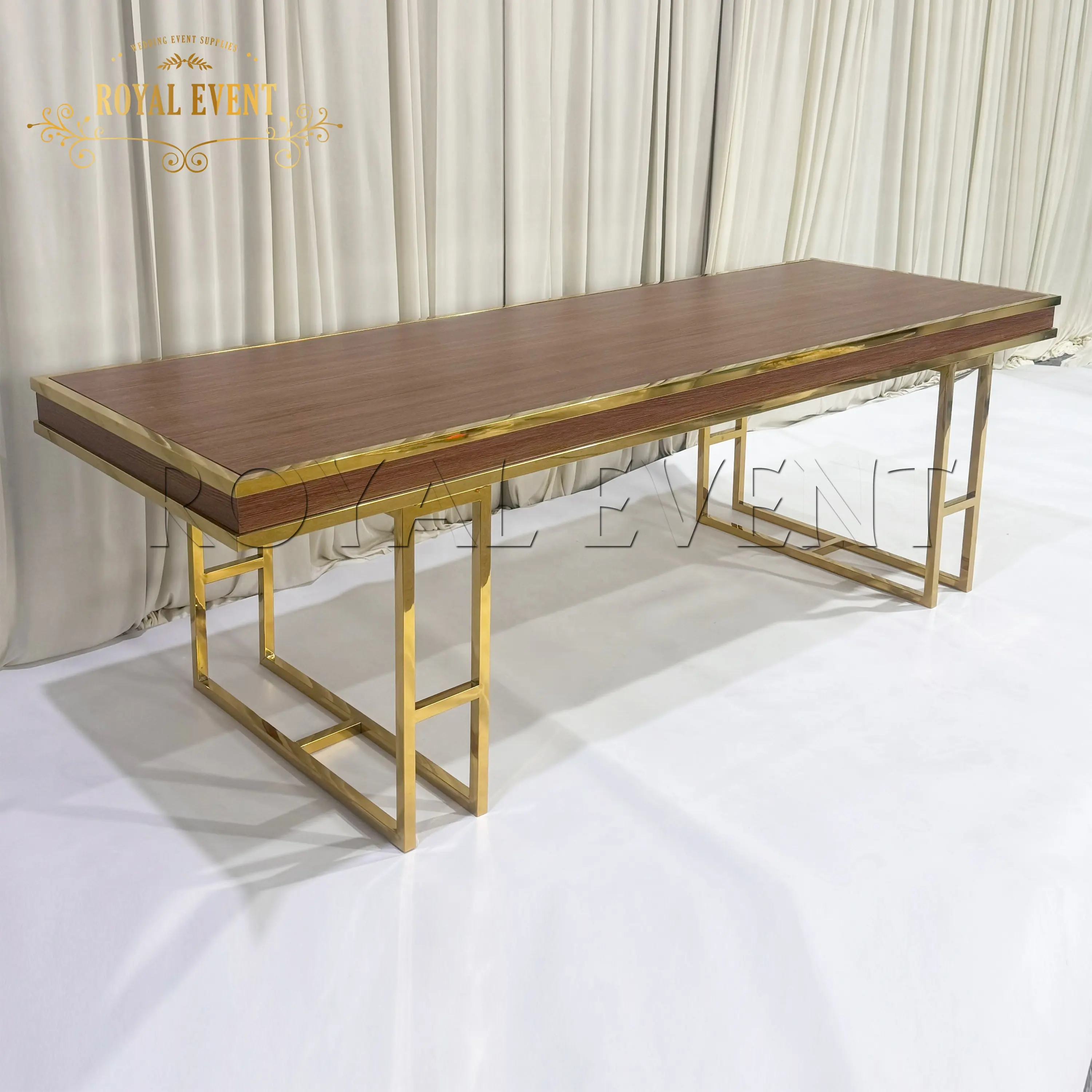 Table de mariage rétro indienne Table de salle à manger d'événement en contreplaqué Table d'extérieur de mariage rectangulaire en acier inoxydable