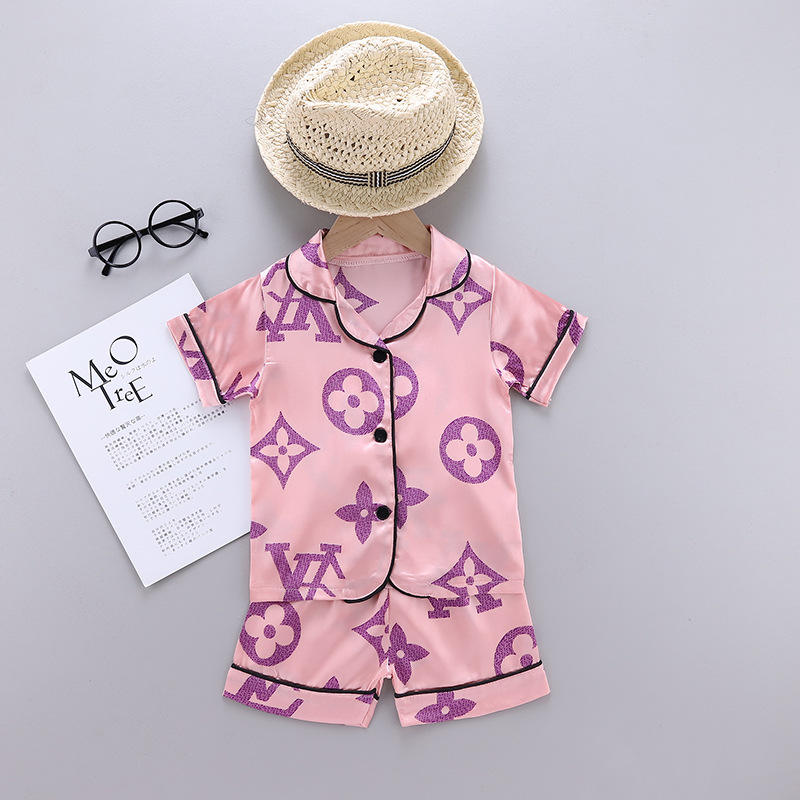 ตัวอักษรสีชมพู