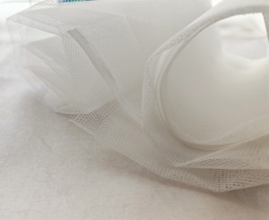00% Polyester Sechseckiges hartes Netz Krinolin gewebe Atmungsaktives, schnell trocknendes Petticoat-Netz von Yard - Product Image 6