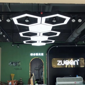 Projekt Benutzer definierte lineare Pendel leuchte Aluminium RGB Dimmbare LED dreieckige Hängelampe für Fitness studio - Product Image 3