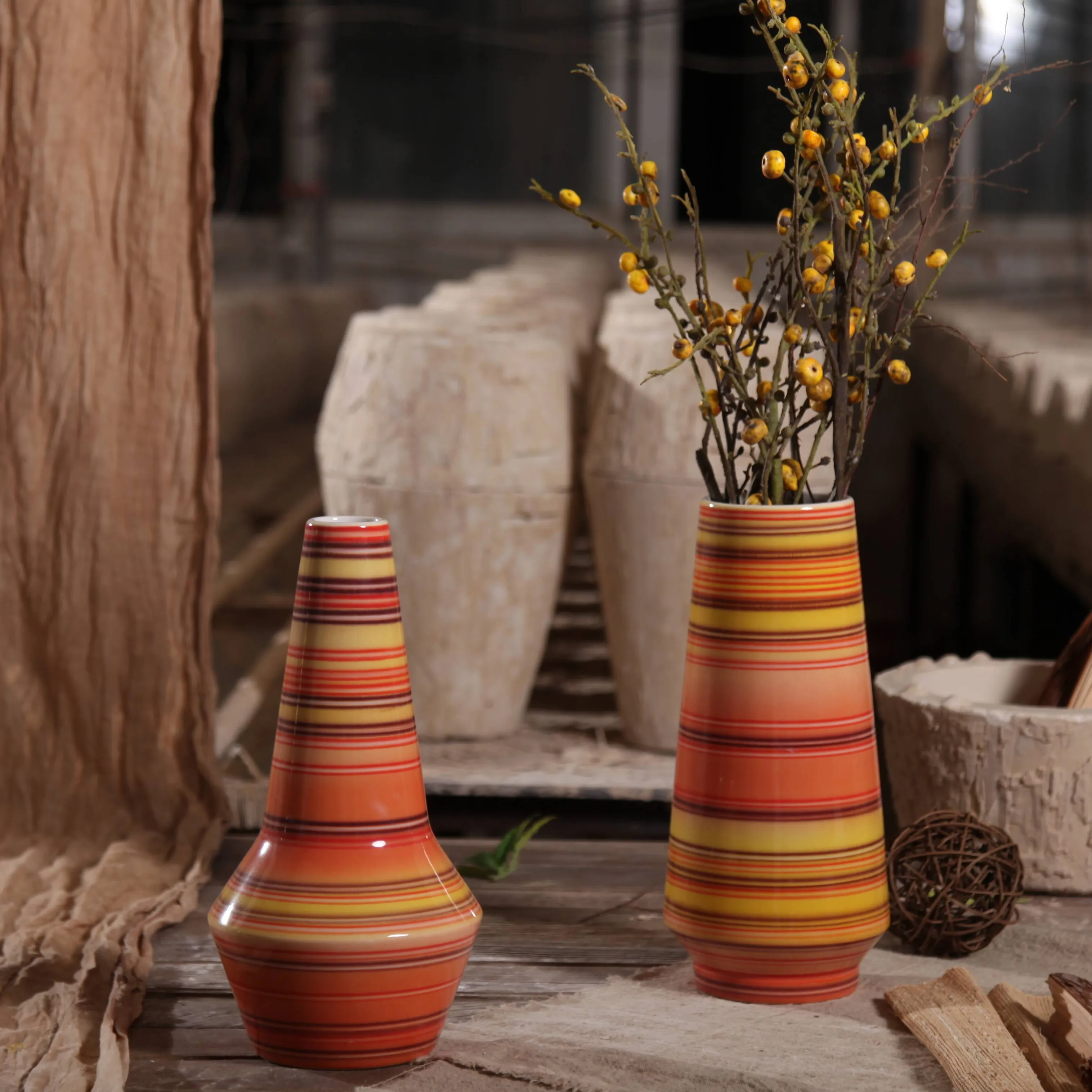 Vaso de cerâmica pintado à mão, decoração colorida moderna de desenho, flor para decoração da casa