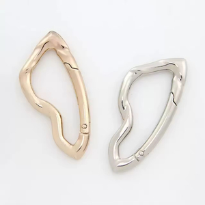 Móc khóa lò xo khóa kim loại hình rìu chiến bất thường lỗi Y2K móc khóa chia tự làm móc khóa phụ kiện khóa thắt lưng Punk xe hơi - Product Image 2