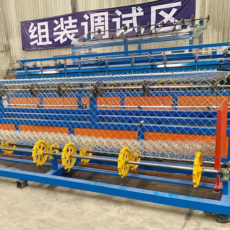 Máquina de malla de panel de malla de alambre de soldadura de jaula de pollo de China a la venta