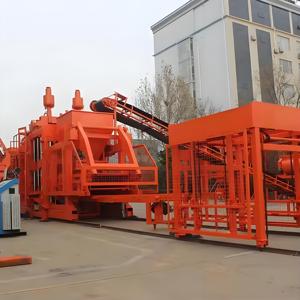 Macchina automatica per costruzioni,