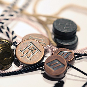 <strong>High</strong> <strong>Quality</strong> Custom Embossed Logo Labels Tag <strong>String</strong> Nylon Colorful Plastic Seal Lock Hang Tag <strong>String</strong> Manufacture <strong>String</strong> Hang Tag - Product Image 4