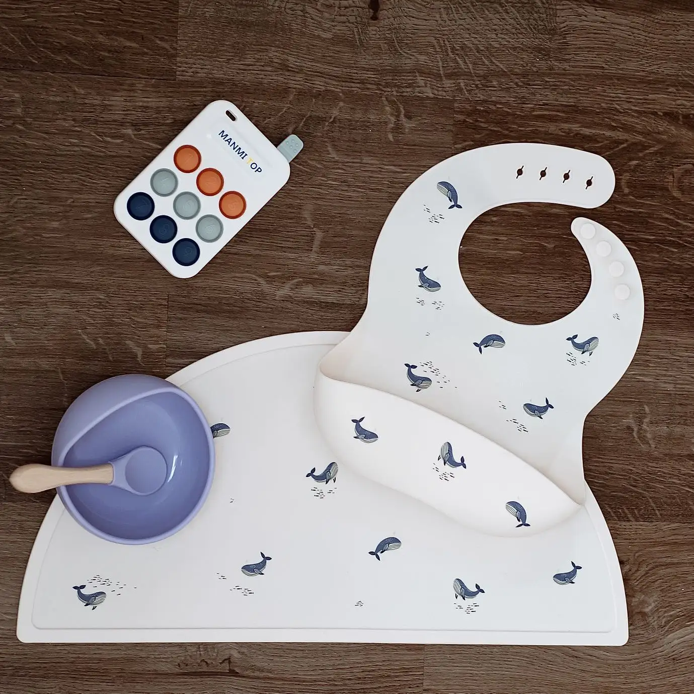 Bavoirs mignons pour bébés Assiette de baleine Bavoirs pour enfants à imprimé animal Bavoirs ajustables en silicone souple pour filles et garçons Fournitures d'alimentation pour bébés