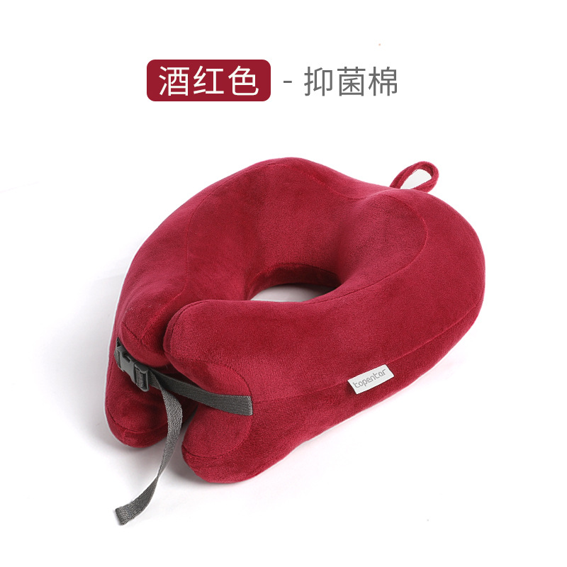 หมอนหางปลาสีแดงไวน์