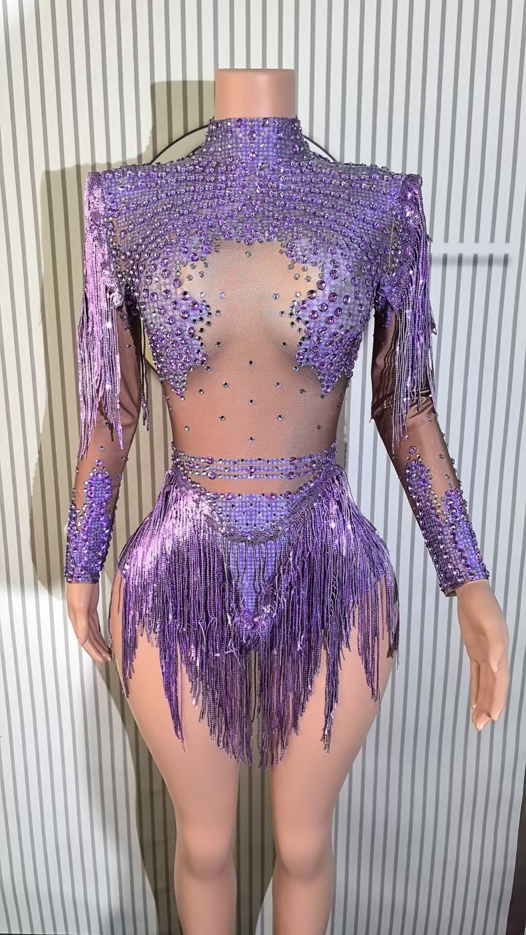 violeta oscuro