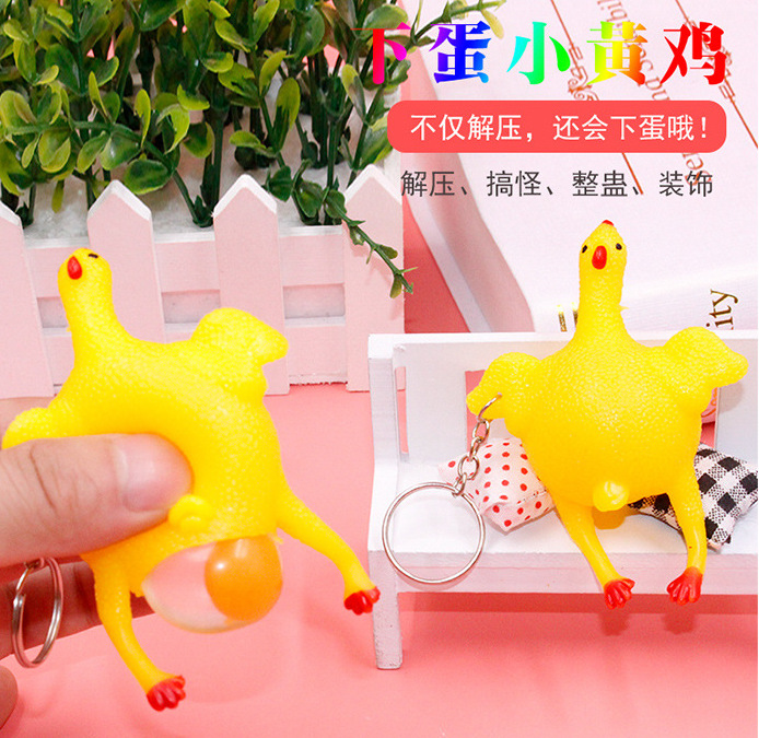 Gallinas ponedoras de color amarillo con reducción de estrés