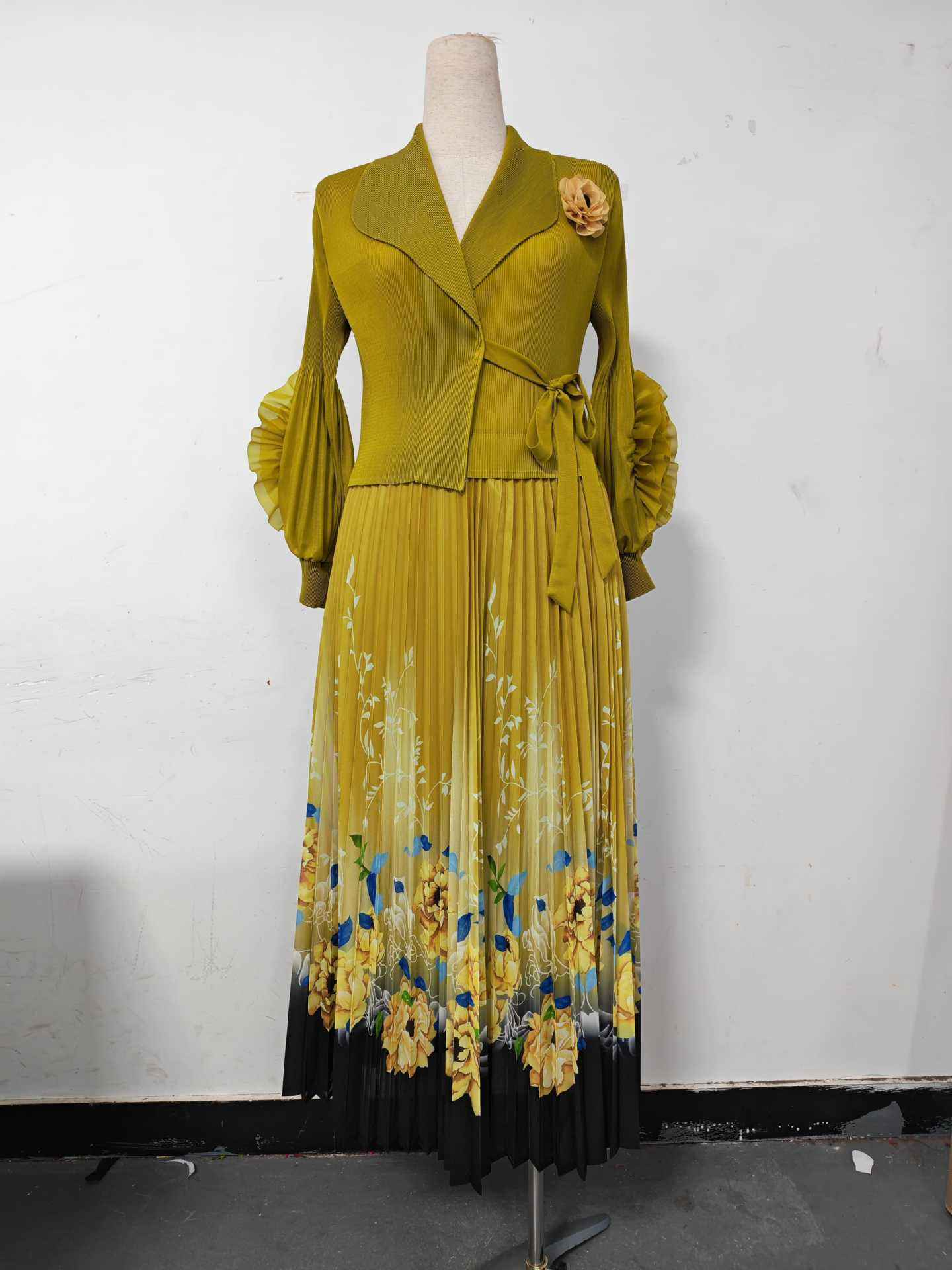 สีเหลือง