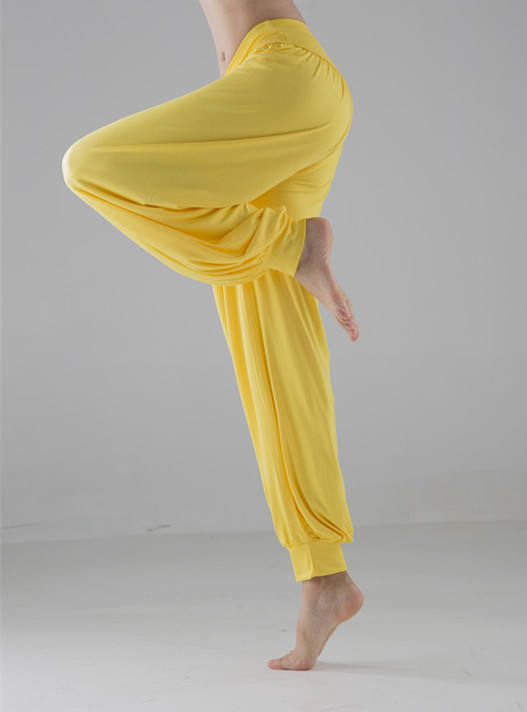 สีเหลือง