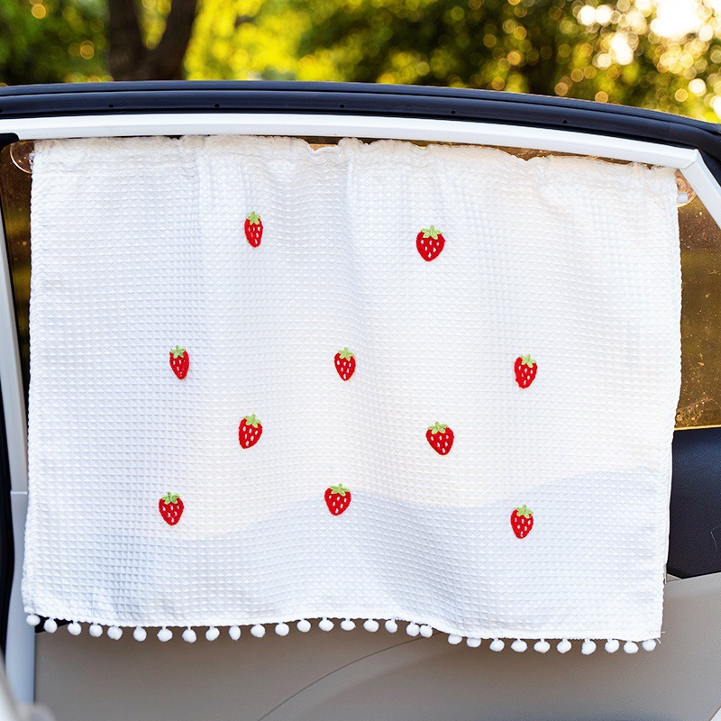 Rideau gaufré-dix fraises
