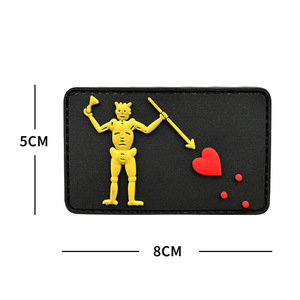 Cướp biển phòng thí nghiệm Giáo sư PVC Silicone mềm keo tinh thần huy hiệu ba-pronged trái tim màu đỏ vá armband tùy chỉnh kích thước khả năng chịu nước - Product Image 5