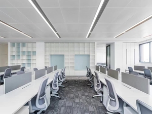 2025 El mejor escritorio fijo de oficina con particiones Estación de trabajo para varias personas Cajones personalizables para empresas grandes y pequeñas - Product Image 5