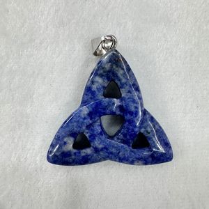 Natural Stone Crystal <strong>Jade</strong> 35*7mm Triangle Crystal Pendant Necklace Irish Celtic <strong>Knot</strong> Pendant Hollow Triangle Shape Pendants