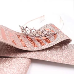 <span class=keywords><strong>1</strong></span> takım gül altın doğum günü kraliçe taç süslemeleri doğum günü partisi kızlar Sparkly Rhinestone saç tacı parti saten kanat hediye