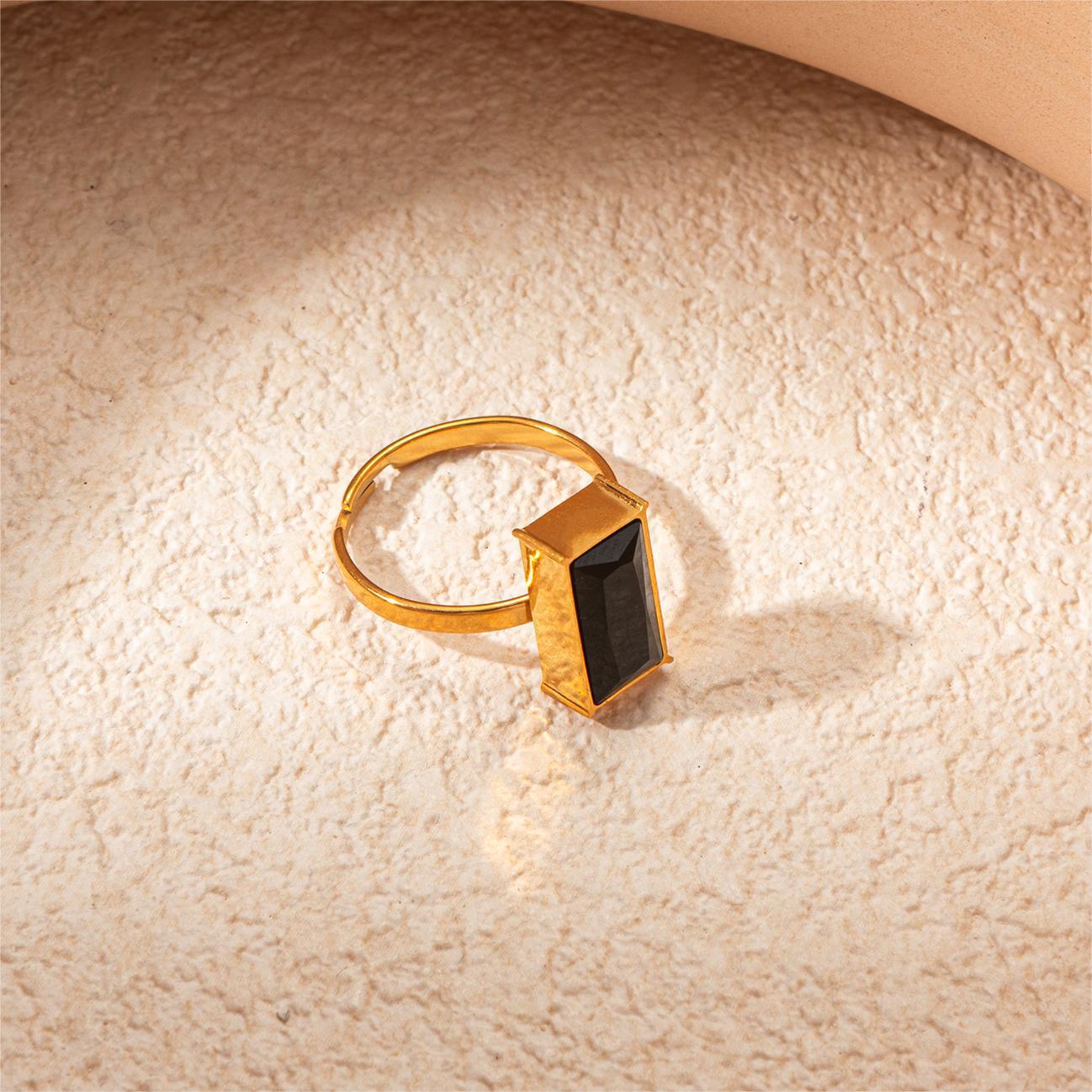 Anillo de diamantes negros