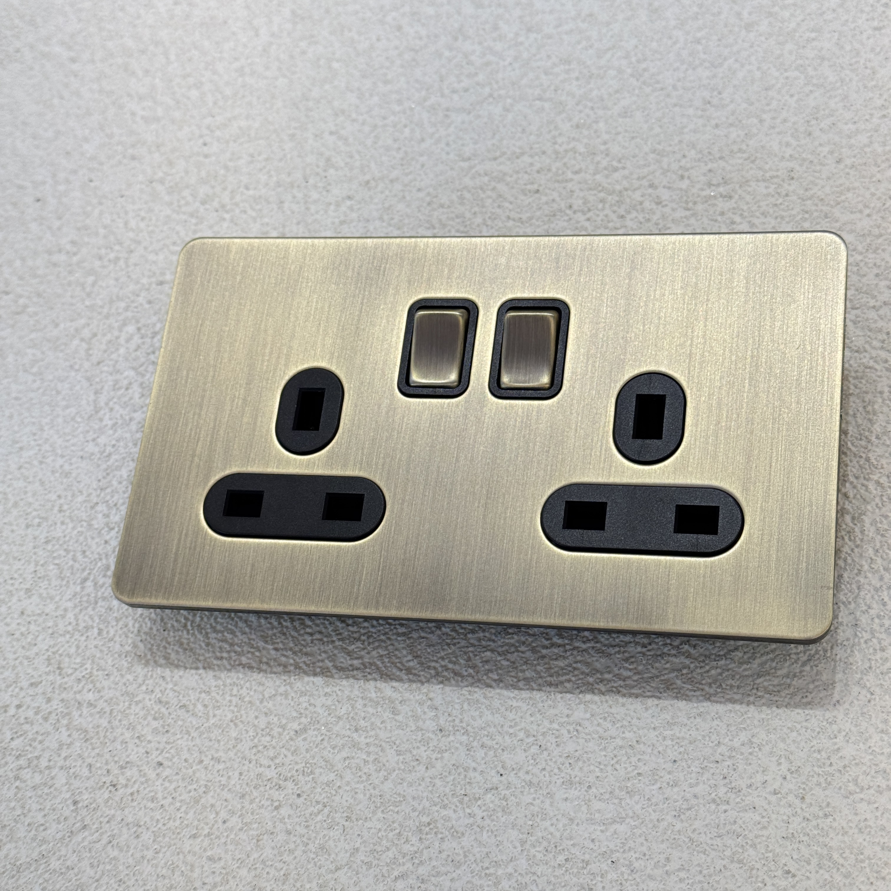 double 1 gang 13A UK socket