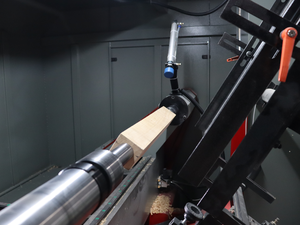 Автоматическая загрузка и разгрузка 1500 мм рабочая длина CNC копир токарный станок по дереву для мебельных ножек - Product Image 3