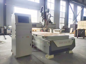 Máquina CNC multifunción 3 en 1, cuchillo oscilante, corte en V, enrutador de madera Ccd, máquina de corte Atc - Product Image 2