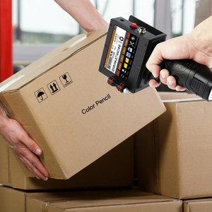 Barchargen code Datums nummer Logo Verfalls datum Etikett Plastik flasche Hands trahl Handheld Thermo-Tinten strahl drucker