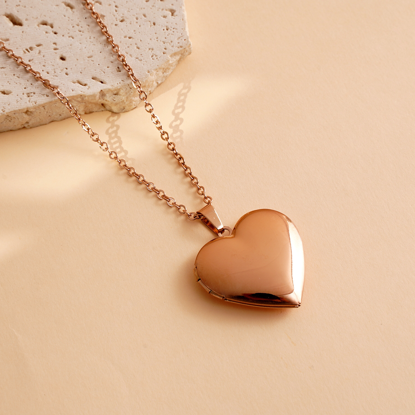Rose gold love box-28x29mm