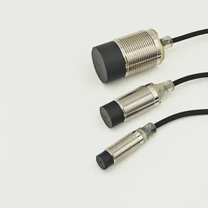 Sensor de interruptor de proximidad Omron OMR, capacitivo, recto, de tres corrientes, - Product Image 1