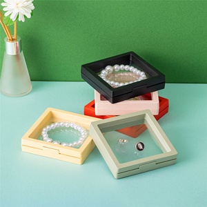 Caja flotante de película Pe <span class=keywords><strong>3D</strong></span> colorida personalizada, soporte de caja de exhibición, caja de joyería flotante de regalo de plástico