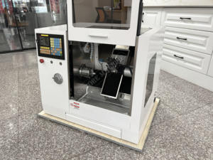 Torno CNC pequeño Sumore cama inclinada Stc2150 máquina de torno CNC de Servicio Ligero con herramientas en vivo para educación o uso de hobby - Product Image 2
