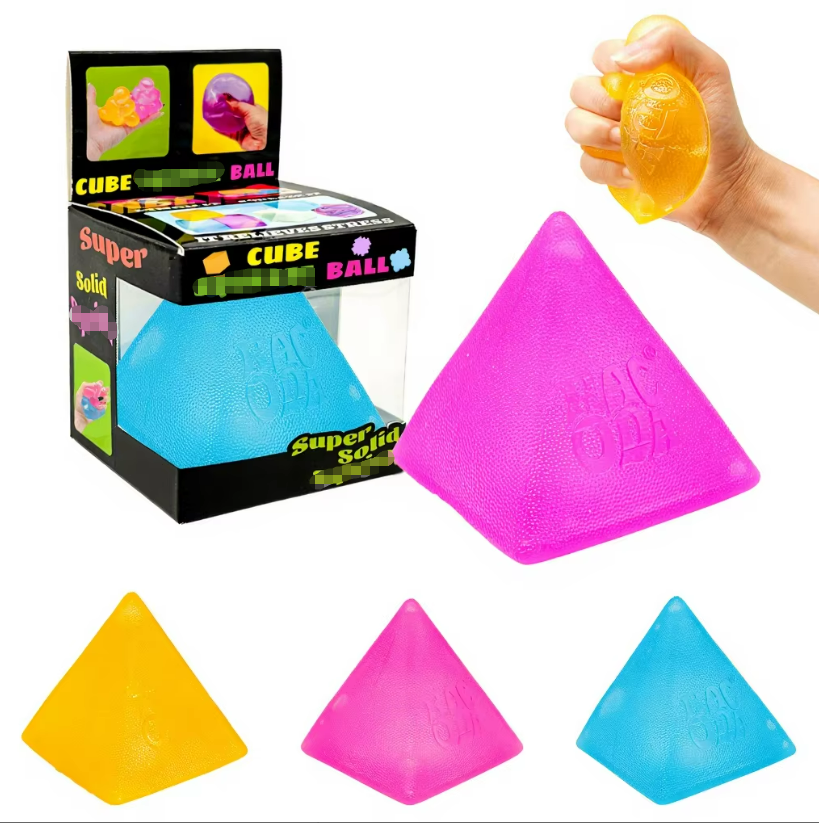 Boîte pyramide givrée - couleur aléatoire