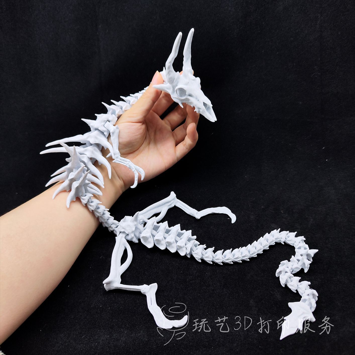 Dragon en os blanc marbré