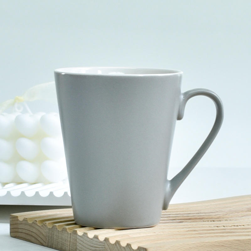 สีเทาอ่อนด้าน ทรง V ขนาดใหญ่