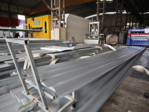 مصنوع من الفولاذ المقاوم للصدأ المموج المطلي بألوان ASTM من الفولاذ المقاوم للصدأ متوسط الصلابة 8-14 يومًا توصيل من فولاذ الزنك التنافسي - Product Image 2