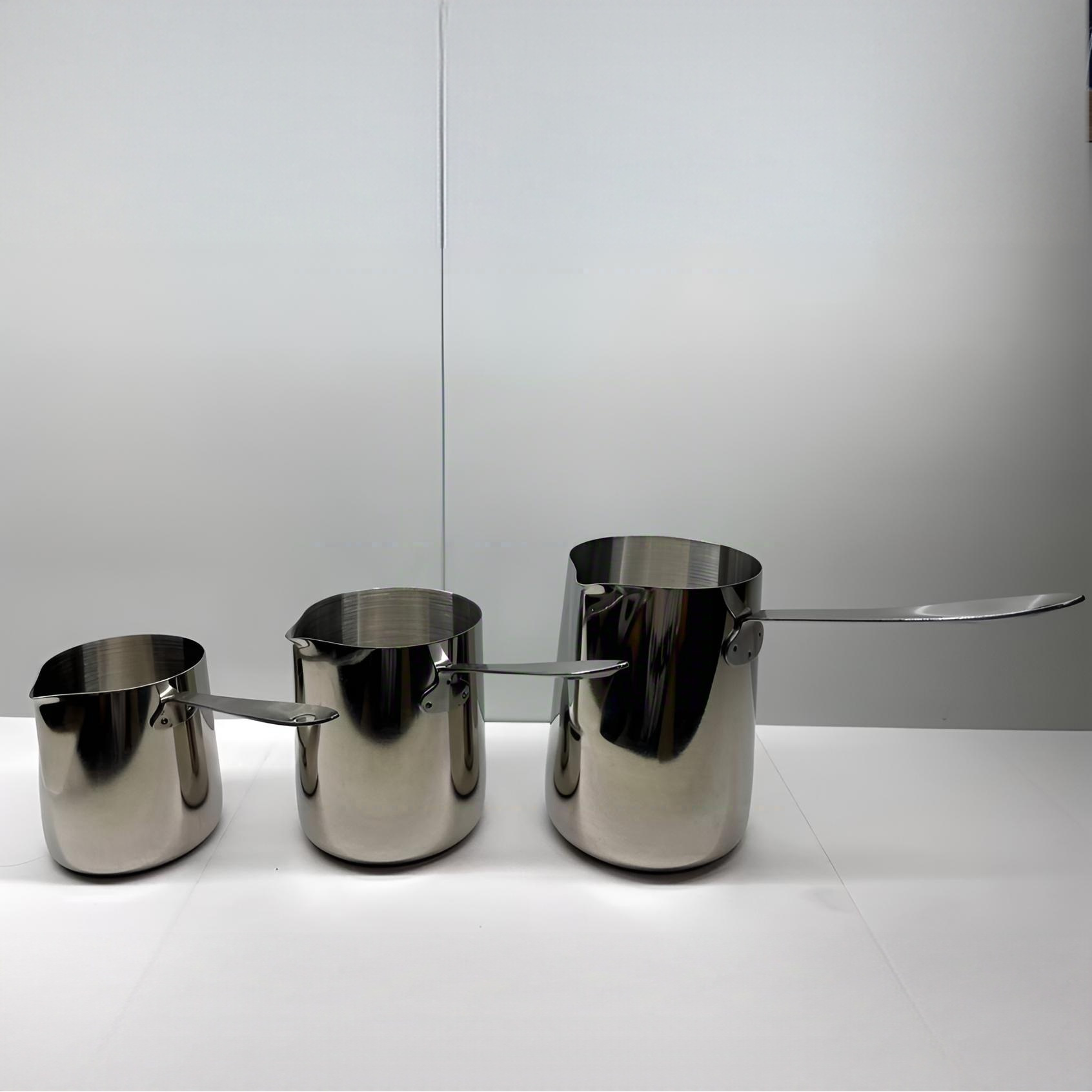 Tasse à lait en argent avec poignée en acier (brillant)