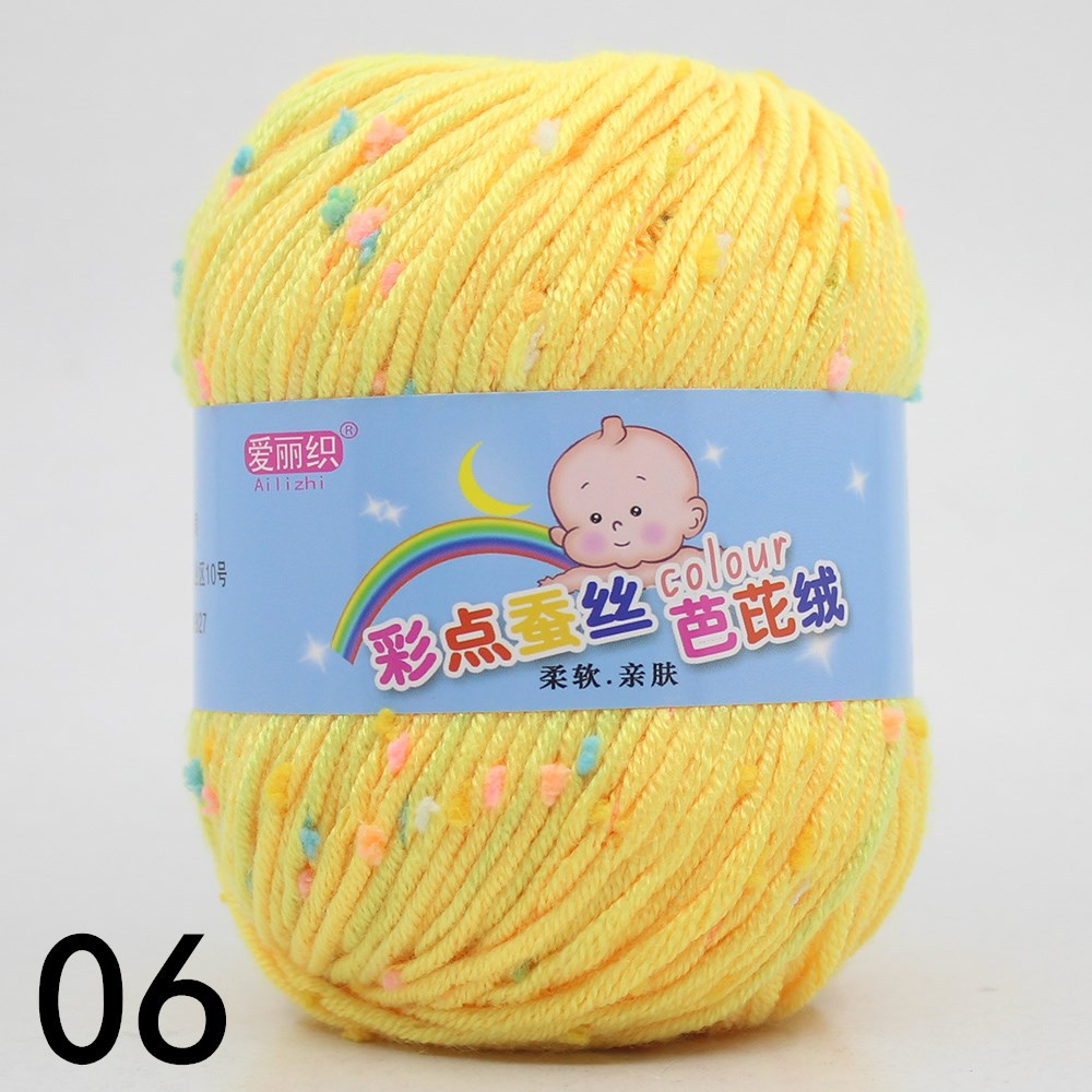 06 poulet point de couleur jaune